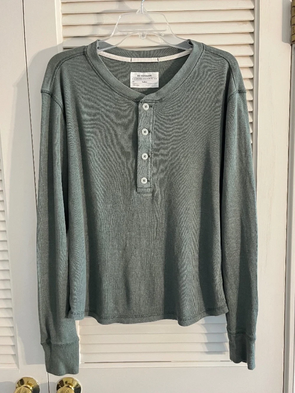 REI MENS Farlands Cotton Hemp Sage Green Henley Shirt Size Medium